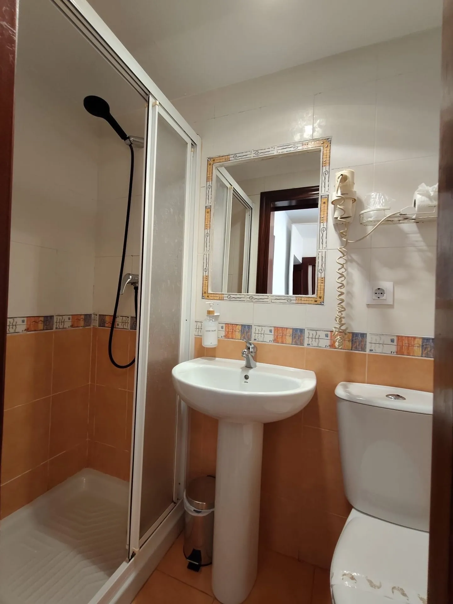 Doble de Uso Individual - baño 205